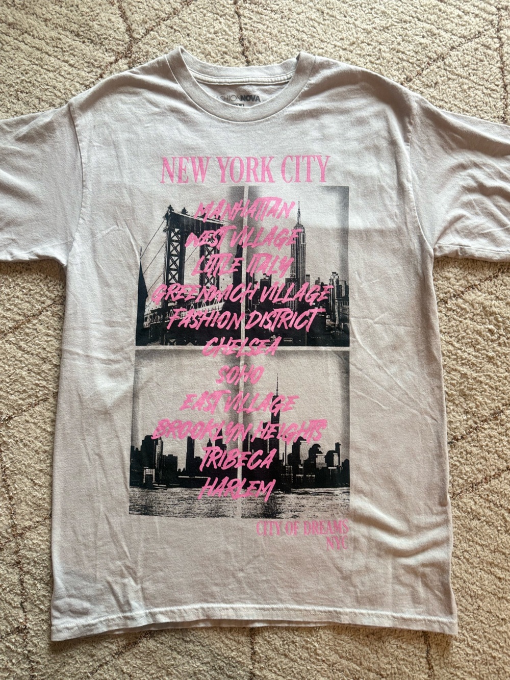 Fashion Nova Men New York City NYC Graphic T-Shirt Pink Size Small NWOT